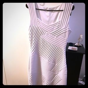 Calvin Klein Sleeveless White form fit knee dress